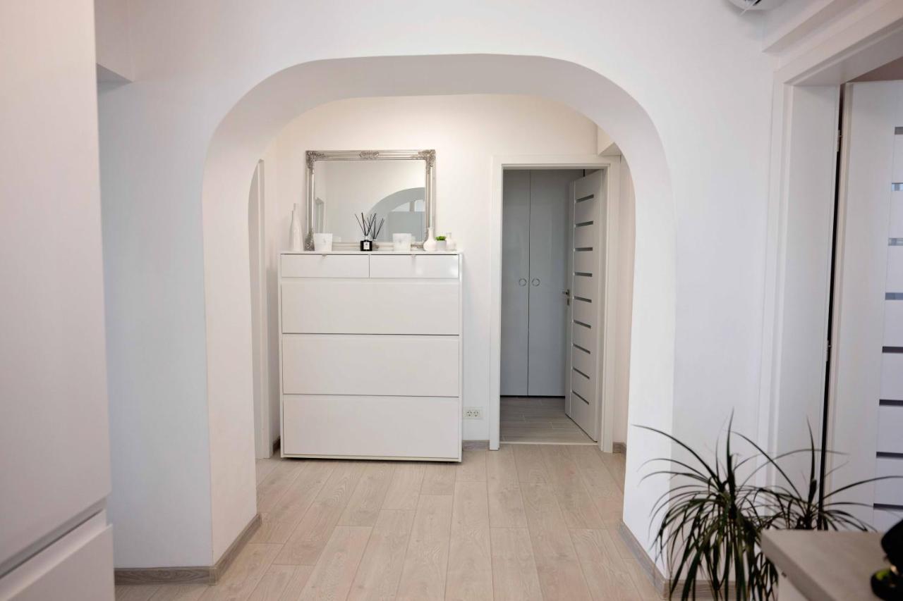 Joyful Apartment Timisoara Ngoại thất bức ảnh