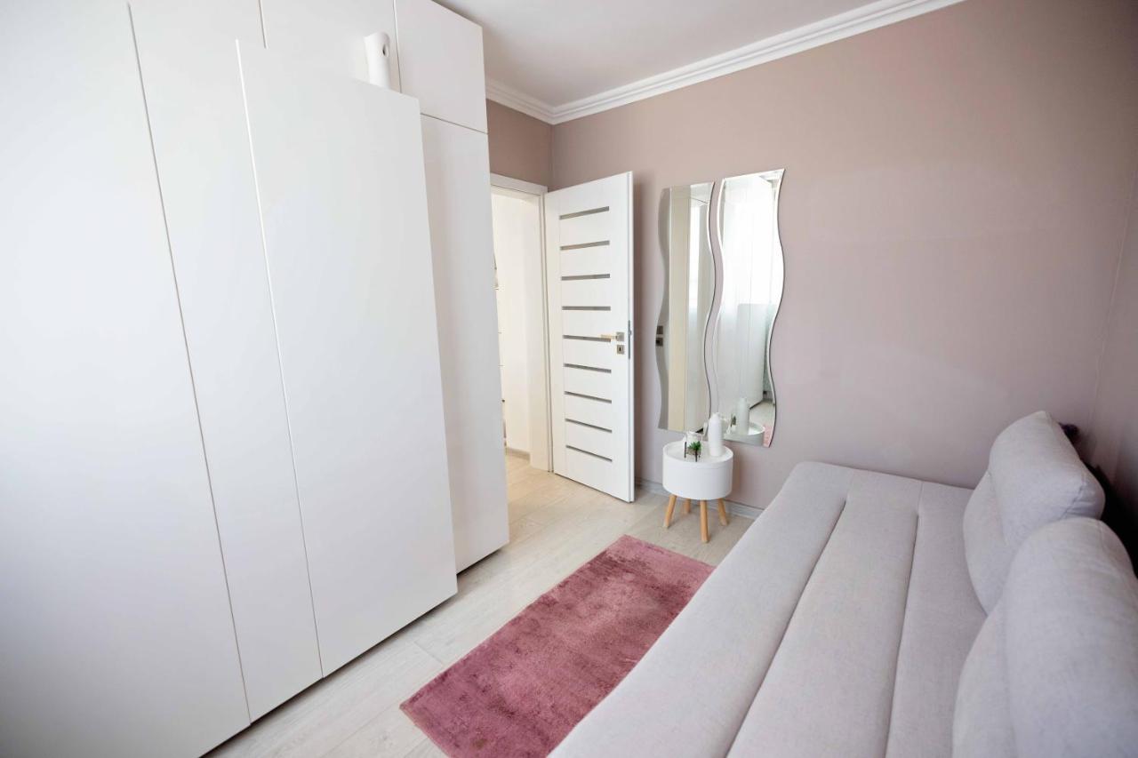 Joyful Apartment Timisoara Ngoại thất bức ảnh