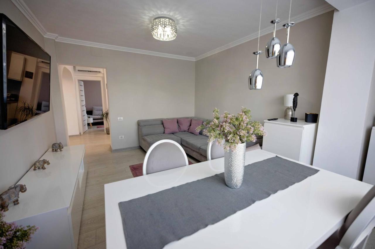Joyful Apartment Timisoara Ngoại thất bức ảnh