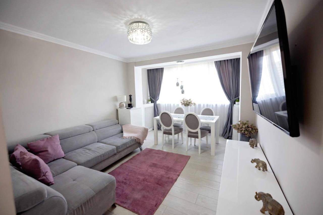 Joyful Apartment Timisoara Ngoại thất bức ảnh