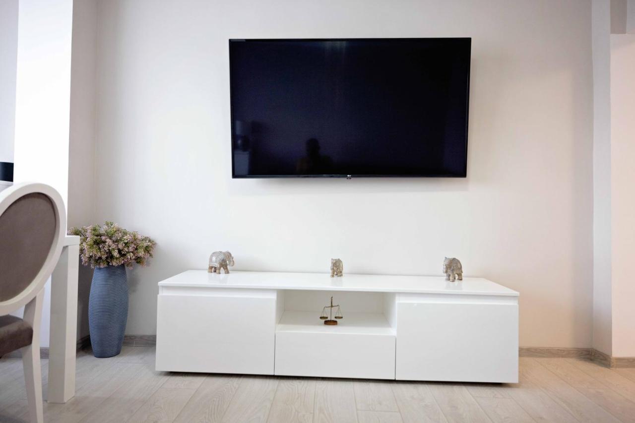 Joyful Apartment Timisoara Ngoại thất bức ảnh