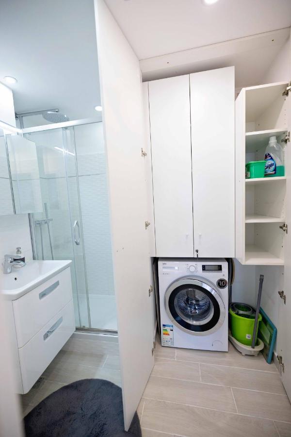 Joyful Apartment Timisoara Ngoại thất bức ảnh